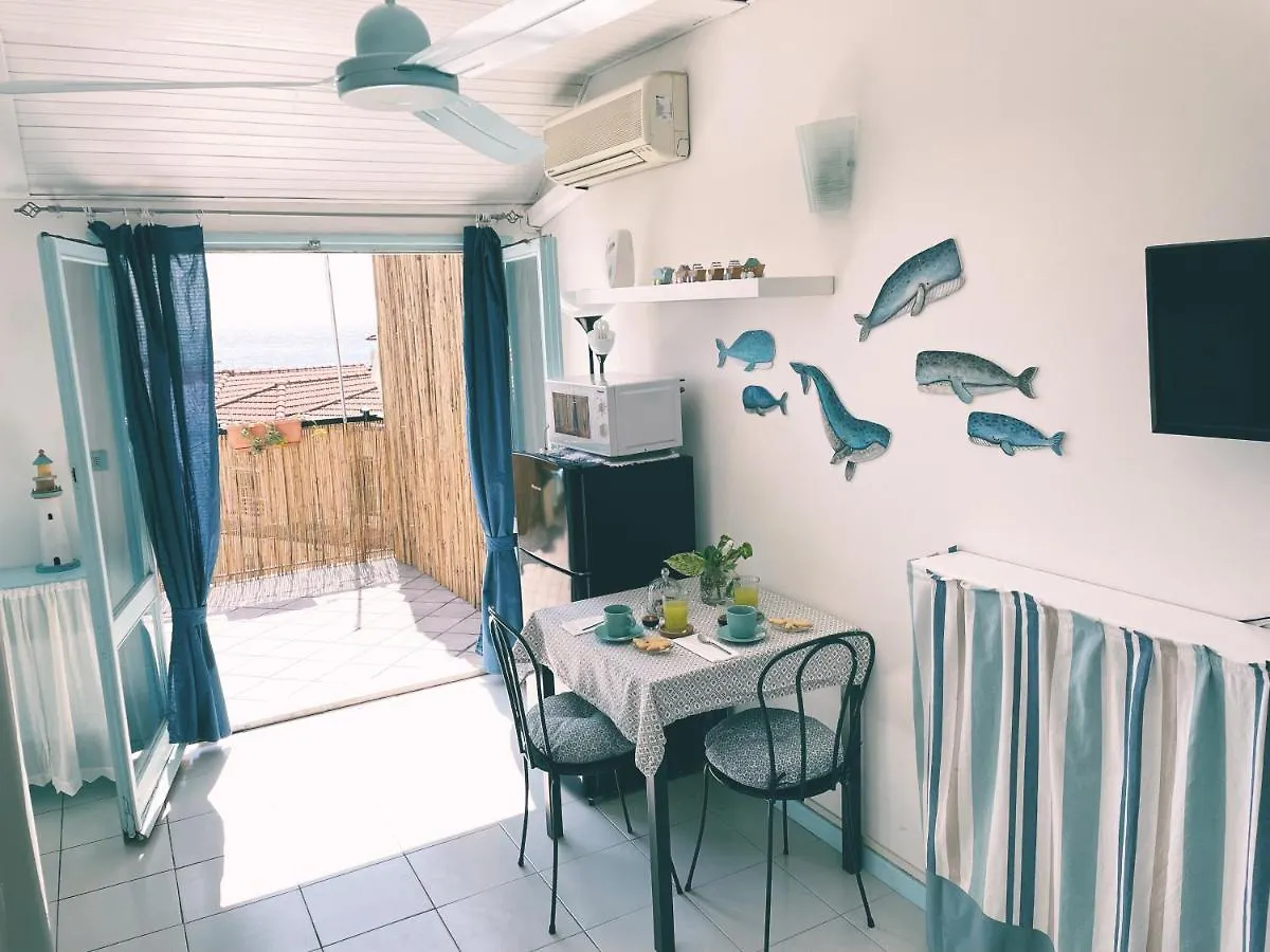 La Casetta Delle Balene Imperia Apartment